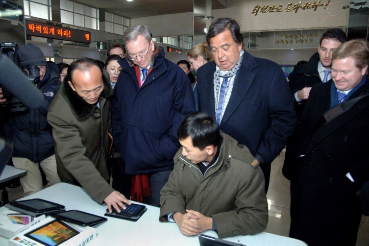 Former New Mexico Governor Richardson and Google Executive Chairman Schmidt visit the Korean Computer Center in Pyongyang