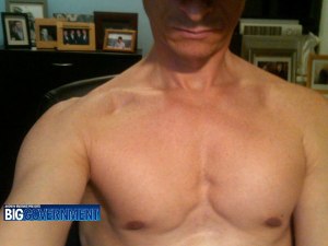 A photo from the website Biggovernment.com shows a shirtless U.S. Representative Anthony Weiner which was emailed to a young woman.