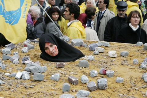 Belgium - Iran - Stoning