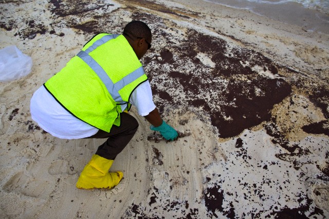 Hundreds Fall Victim To Oil Spill Cleanup Job Scam Time Com