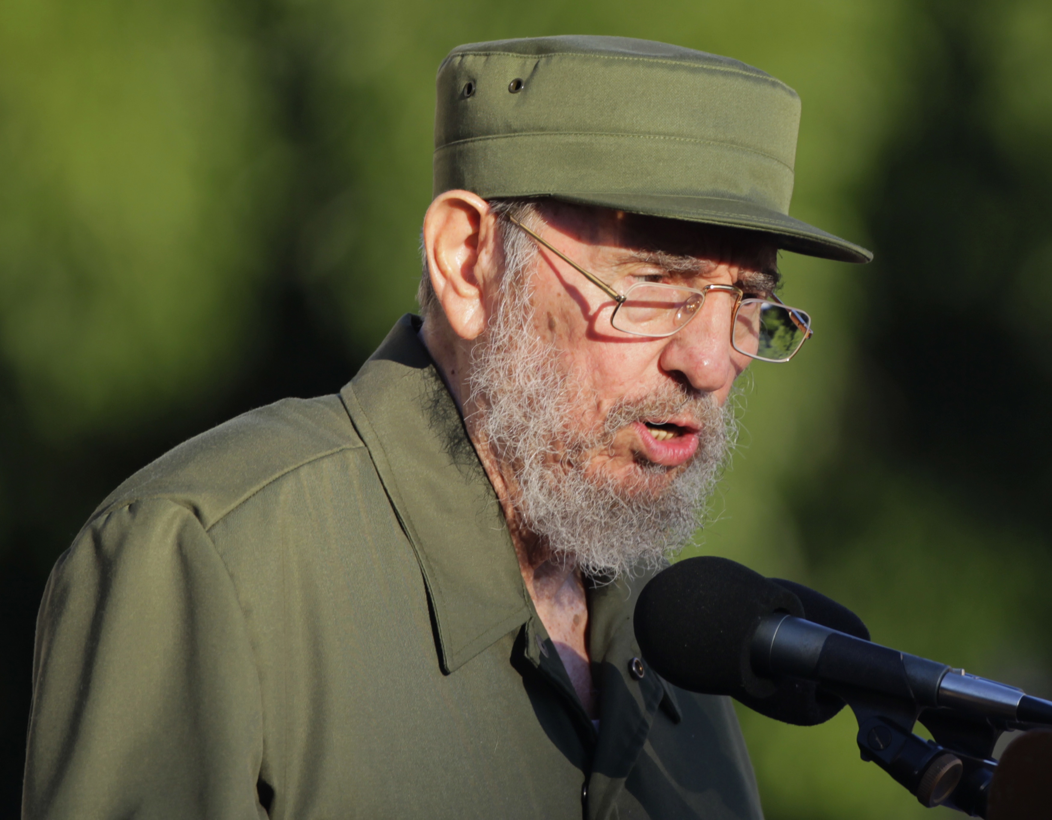 Fidel-Castro Fashion: The Revival of the Revolutionary Ensemble