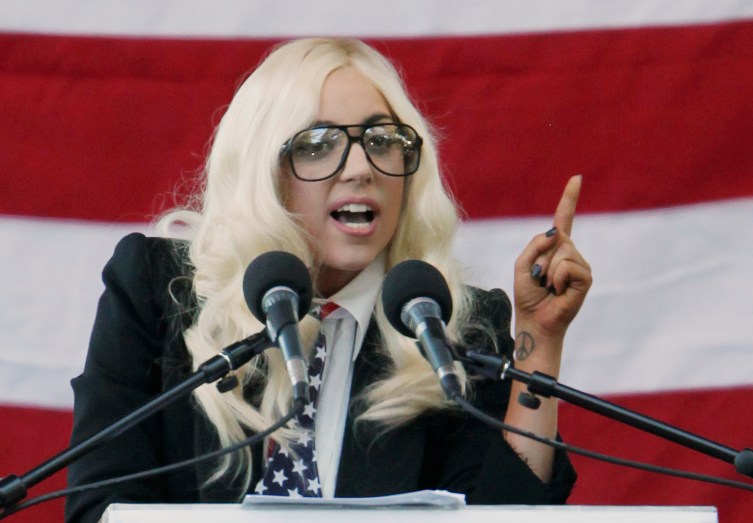 Lady gaga americano перевод