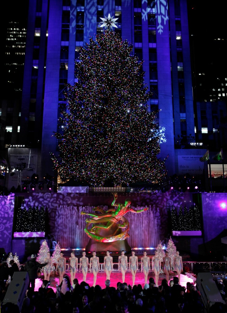 Photos: The Storied History of the Rockefeller Center Christmas Tree ...