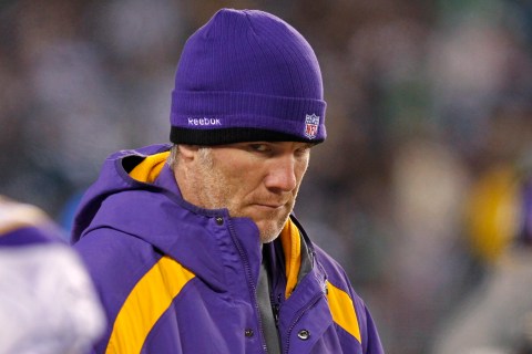 Vikings' Favre watches from the sidelines during NFL football game against the Eagles in Philadelphia