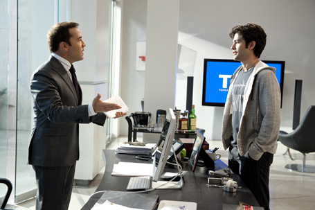 Ari Gold (Jeremy Piven) talks movie strategy with Vince (Adrian Grenier) in Episode 3 of Entourage's final season. (Photo Courtesy of HBO)
