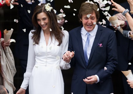 Paul McCartney (R) and his new wife Nanc