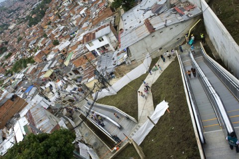 General view of the escalators at Comuna