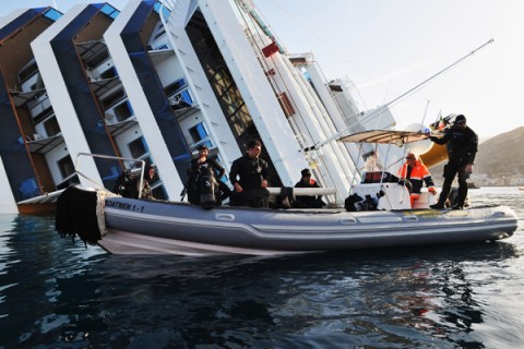 Search For Missing Costa Concordia Passengers Resumes After Delay