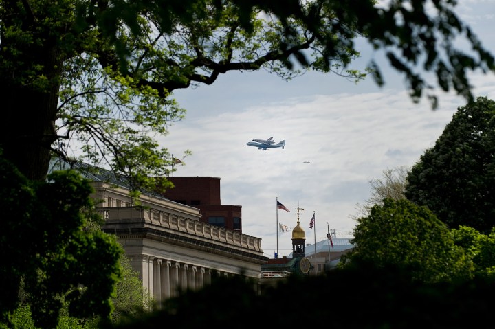 Discovery seen from the White House