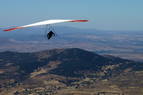 Hang-gliding instructor swallws evidence after fatal fall