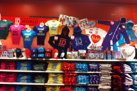 Cropped1Dmerchandise