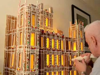 Downton Abbey gingerbread house