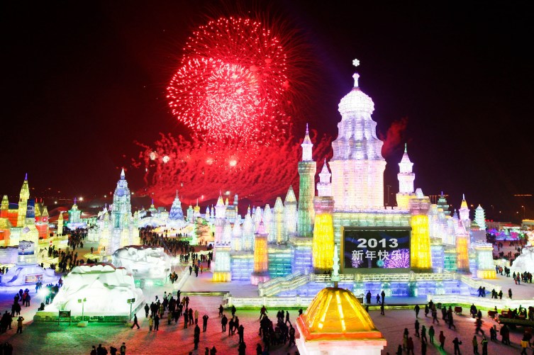 Ice Sculptures Create a Real Winter Wonderland at the Harbin Ice and ...