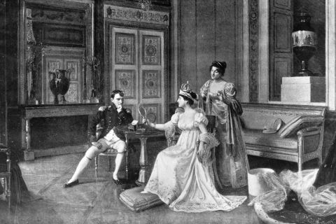 circa 1800: Corsican born soldier and Emperor of France, Napoleon Bonaparte (1769 - 1821) and his wife Josephine De Beauharnais (1763 - 1814).
