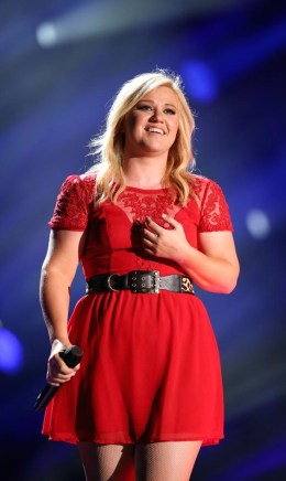 Kelly Clarkson performs during the 2013 CMA Music Festival in Nashville, on June 8, 2013.