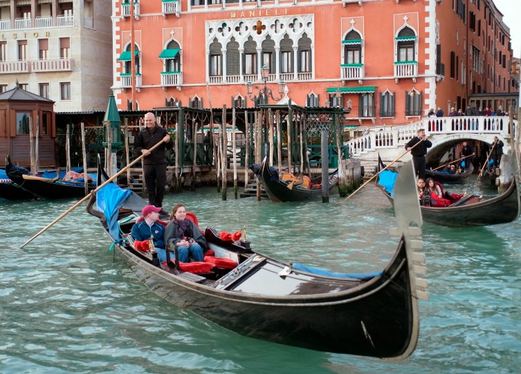 Don’t Drink and Paddle: Venice Looks To Tame Unruly Gondoliers | TIME.com