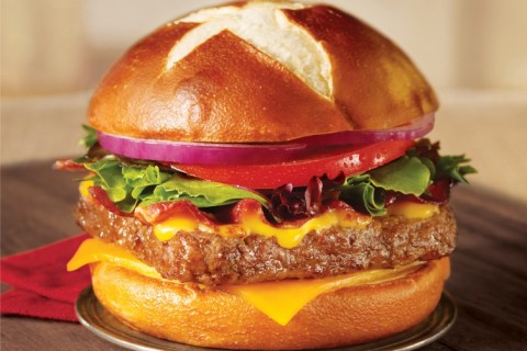 Wendys-Pretzel-Bacon-Cheeseburger
