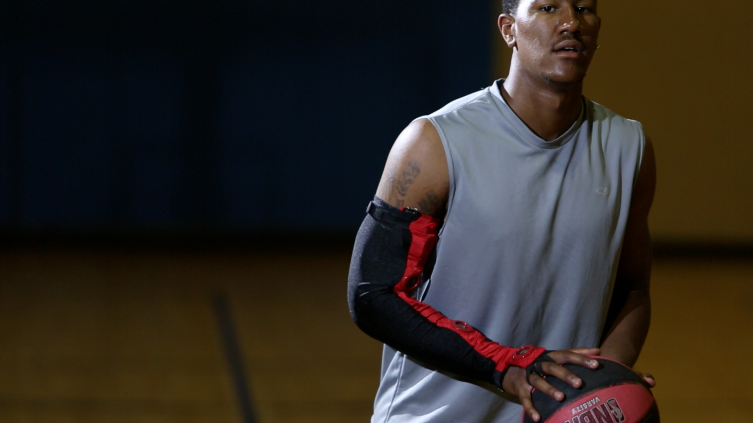 A High-Tech Basketball Sleeve to Help Players Sink the Perfect Shot ...