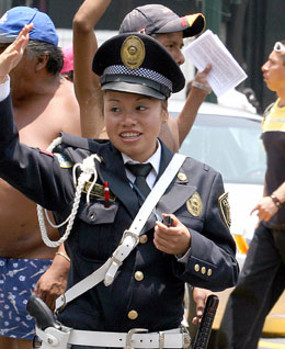 Image: Mexico Female Traffic Police