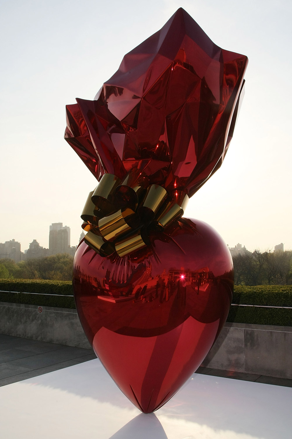 Jeff Koons' $58.4M Orange Balloon Dog and 10 Other Cool Balloon Pieces ...