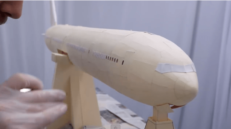 Designer Builds 777 Jet Replica Out of Manila Folders | 0
