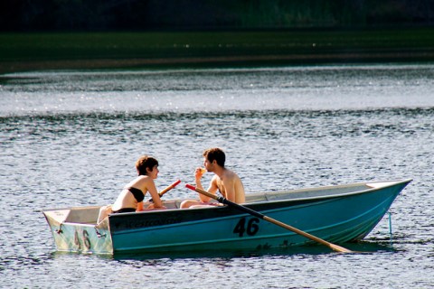 couple_rowboat