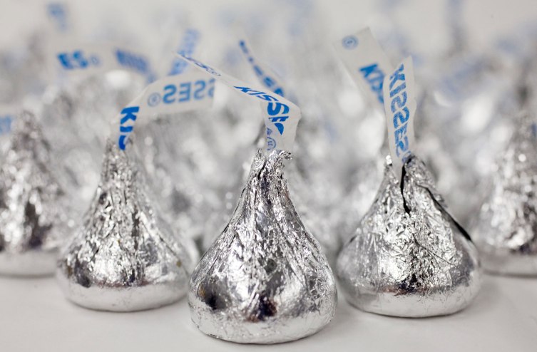 https://newsfeed.time.com/wp-content/uploads/sites/9/2014/02/hershey-kiss.jpg?w=753