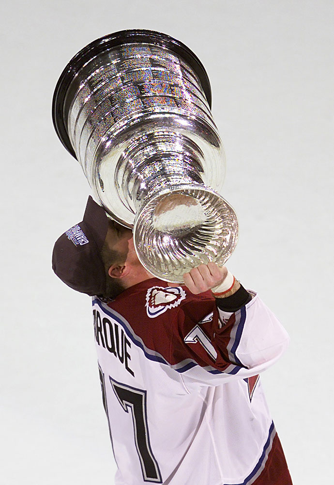 Ray Bourque's Stanley Cup Kiss | Valentine's Day: 17 Famous Kisses From ...